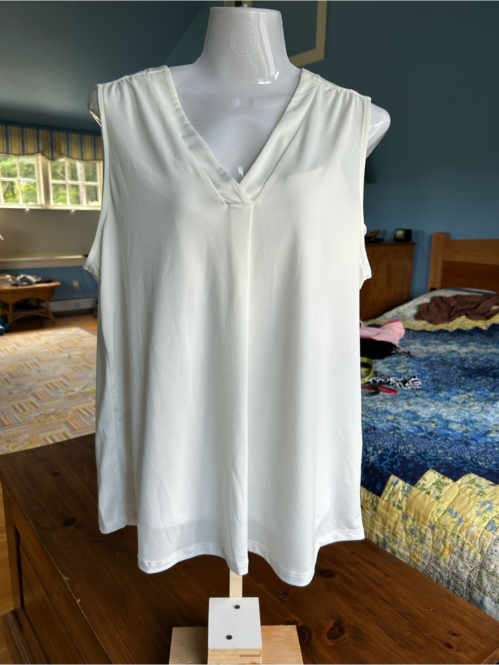 NWT Jones of New York White Top, Large